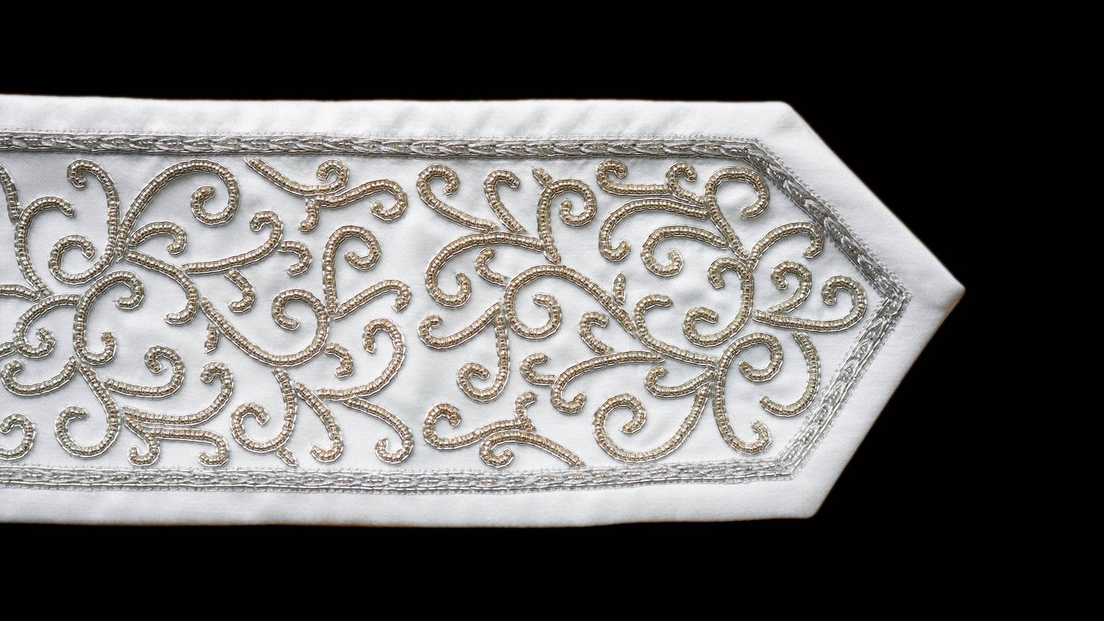 Chessed atarah, hand-embroidered