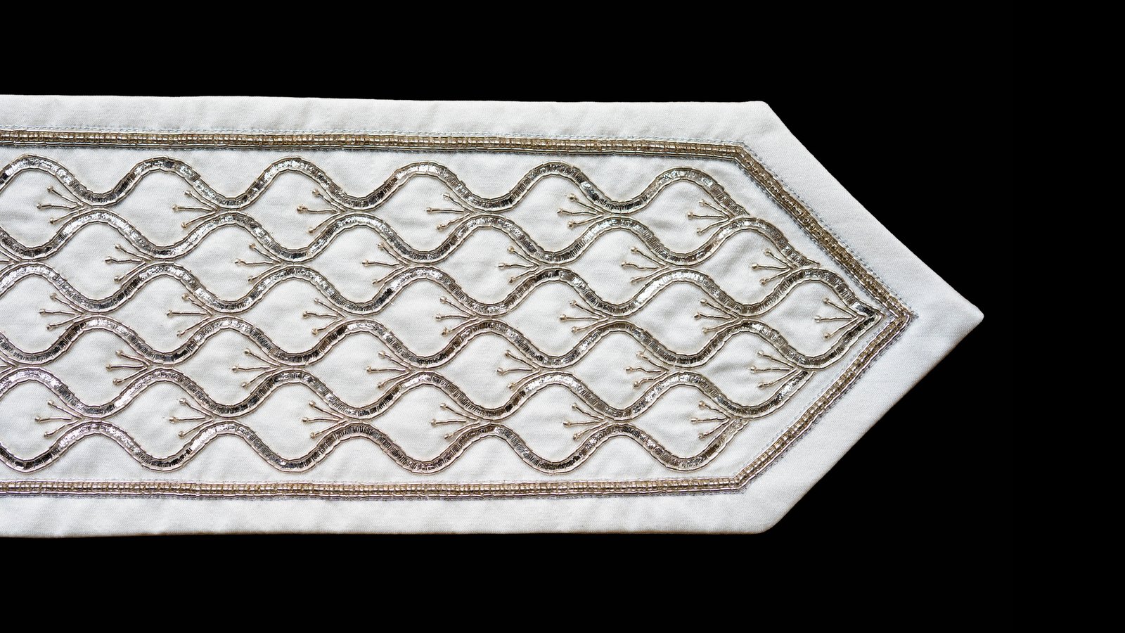 Tiferet atarah, hand-embroidered