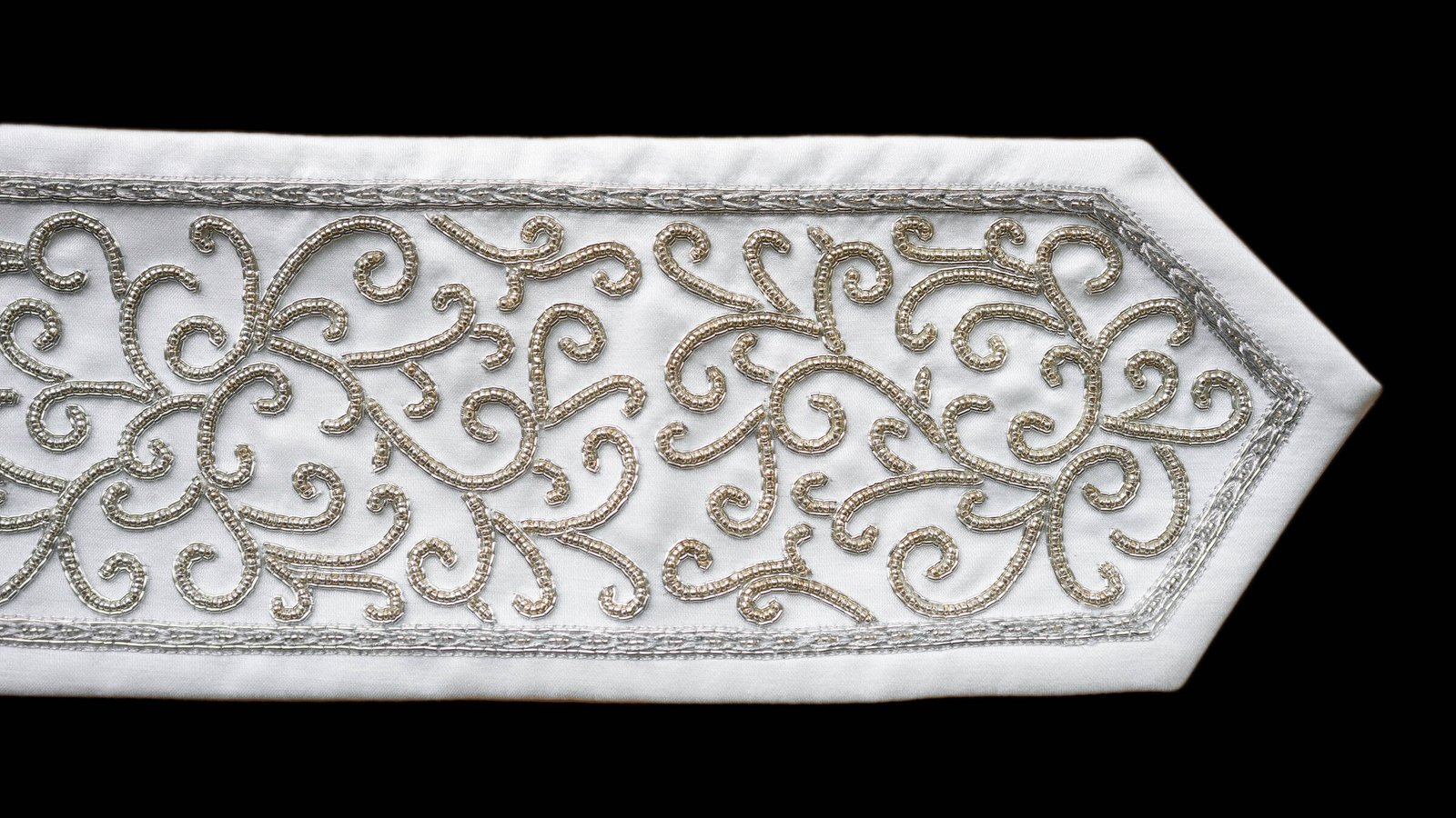 Chessed atarah, hand-embroidered