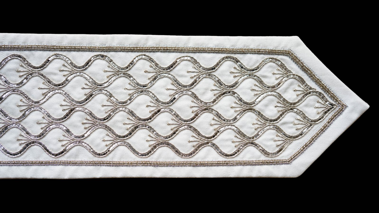 Tiferet atarah, hand-embroidered